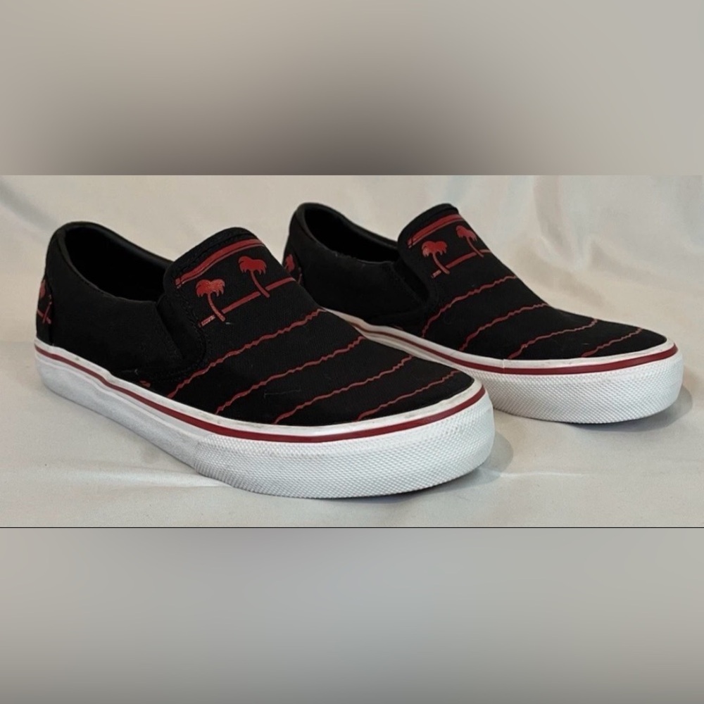 LTD Rare In-N-Out Black and Red Drink Cup Shoes/ Pray Hard Pattern Womens 8.5 - Picture 2 of 9